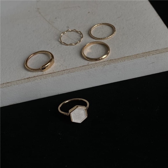 **KHADIJA* 5-Pc Gold Minimalist Fashion Ring Set - Picture 6 of 7